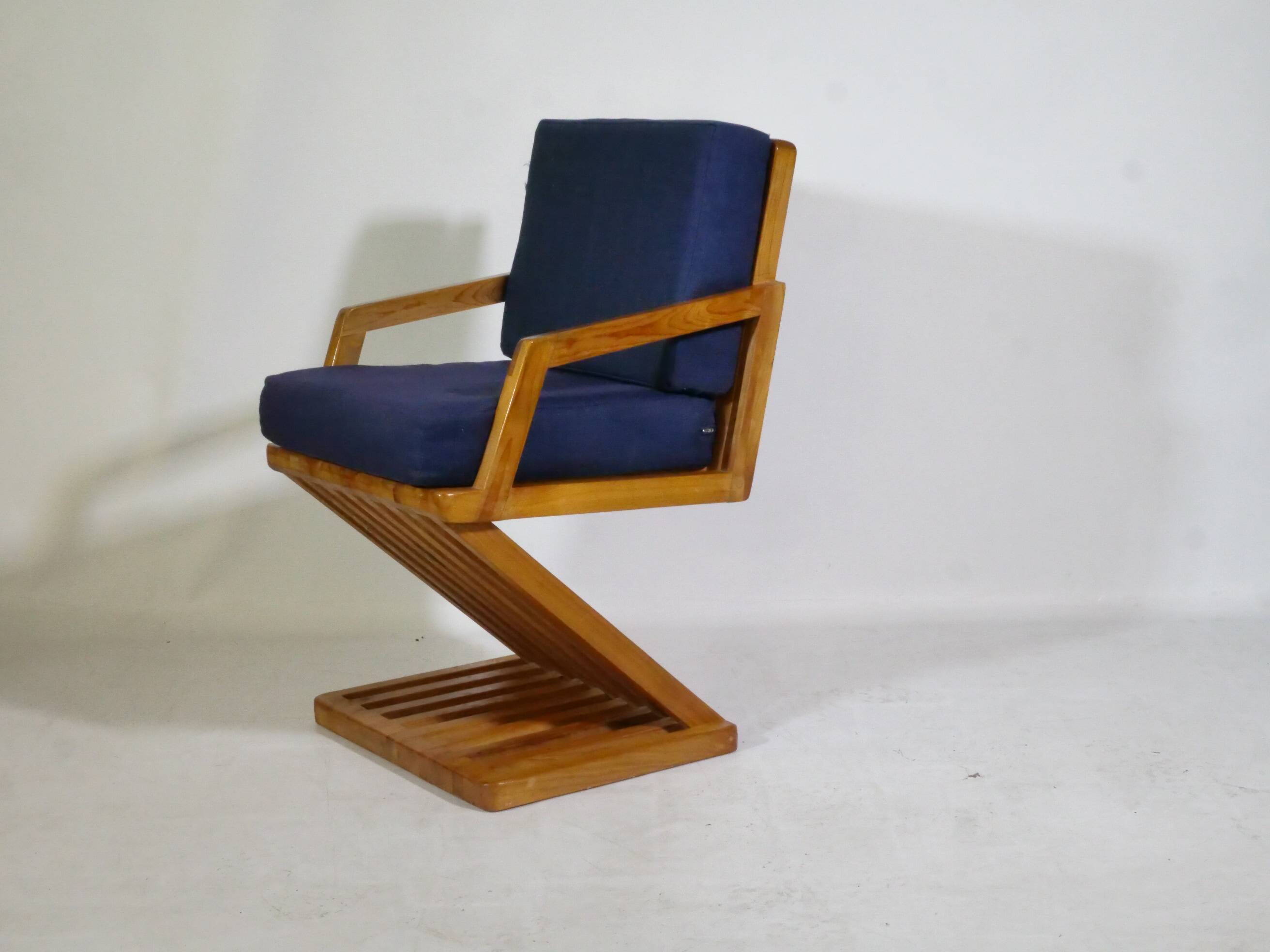 Mid-Century Design Z-Shaped Armchair in Cherry Wood, 1970s