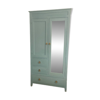 Armoire parisienne