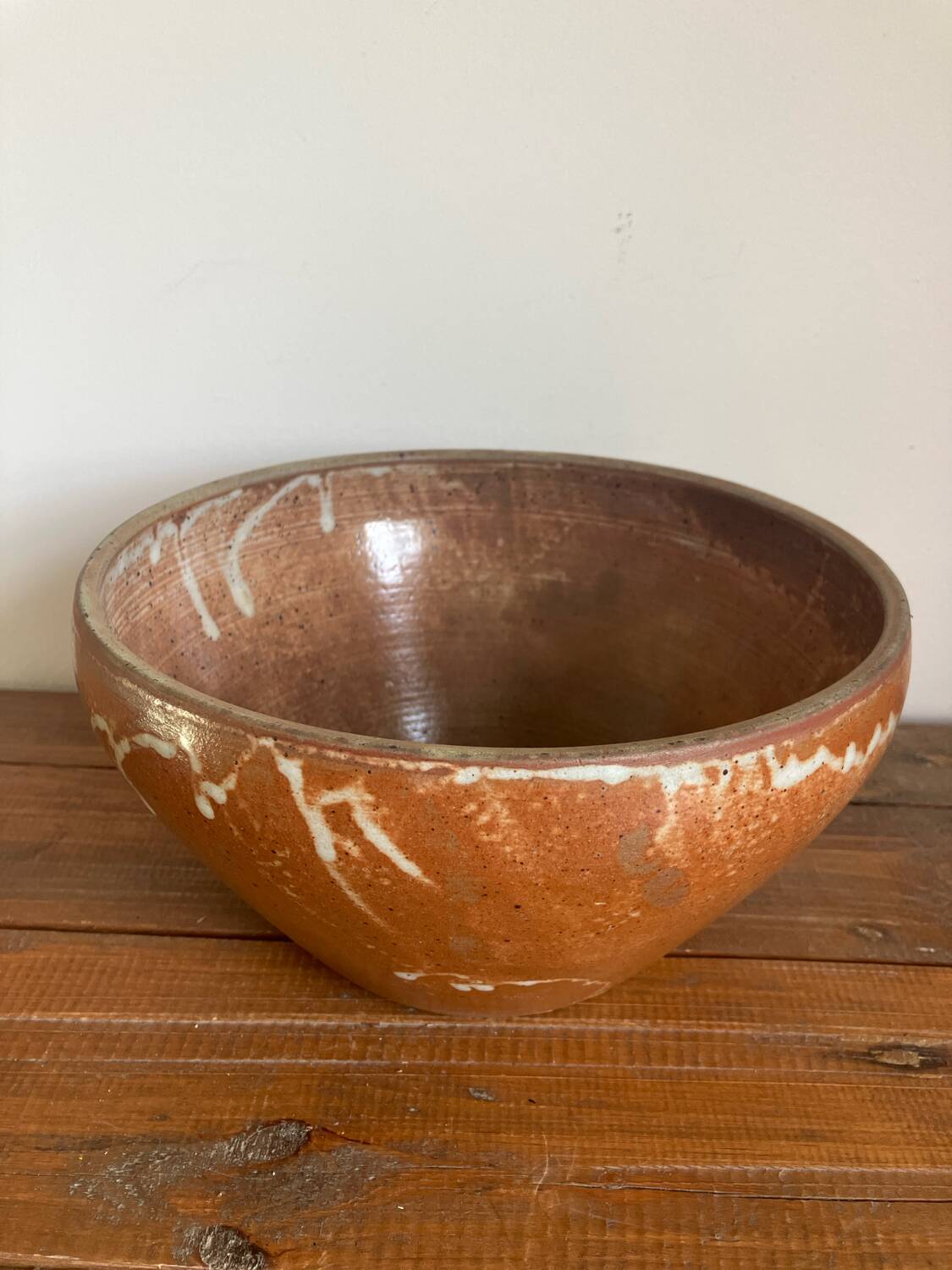 Stoneware salad bowl