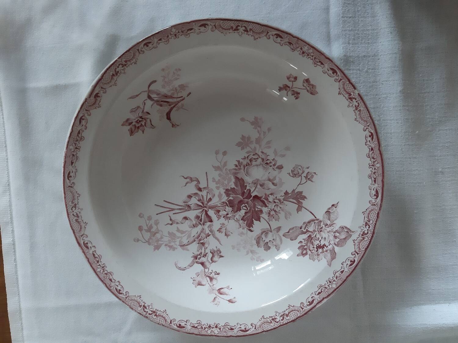 Sarreguemines hollow dish