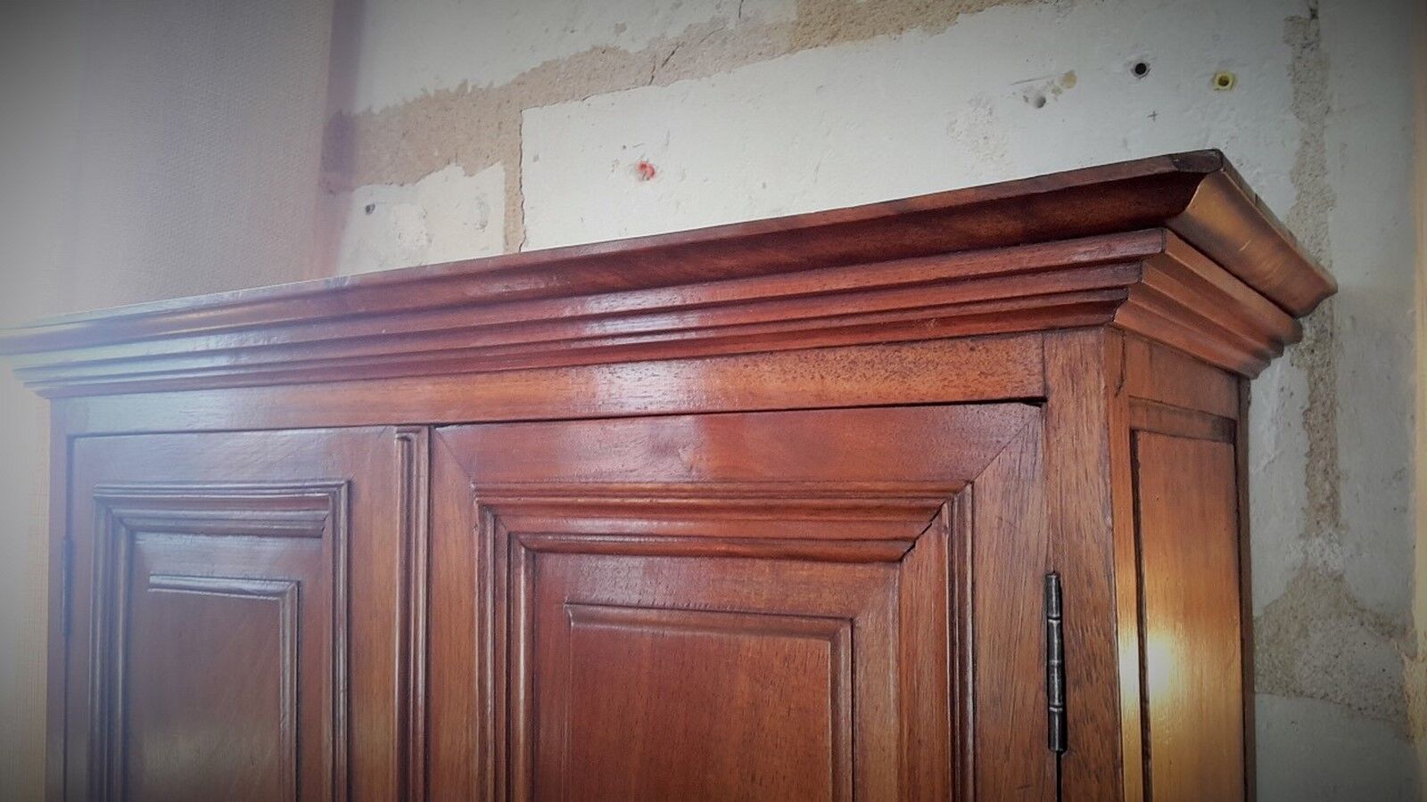 Furniture to suspend former Walnut early twentieth