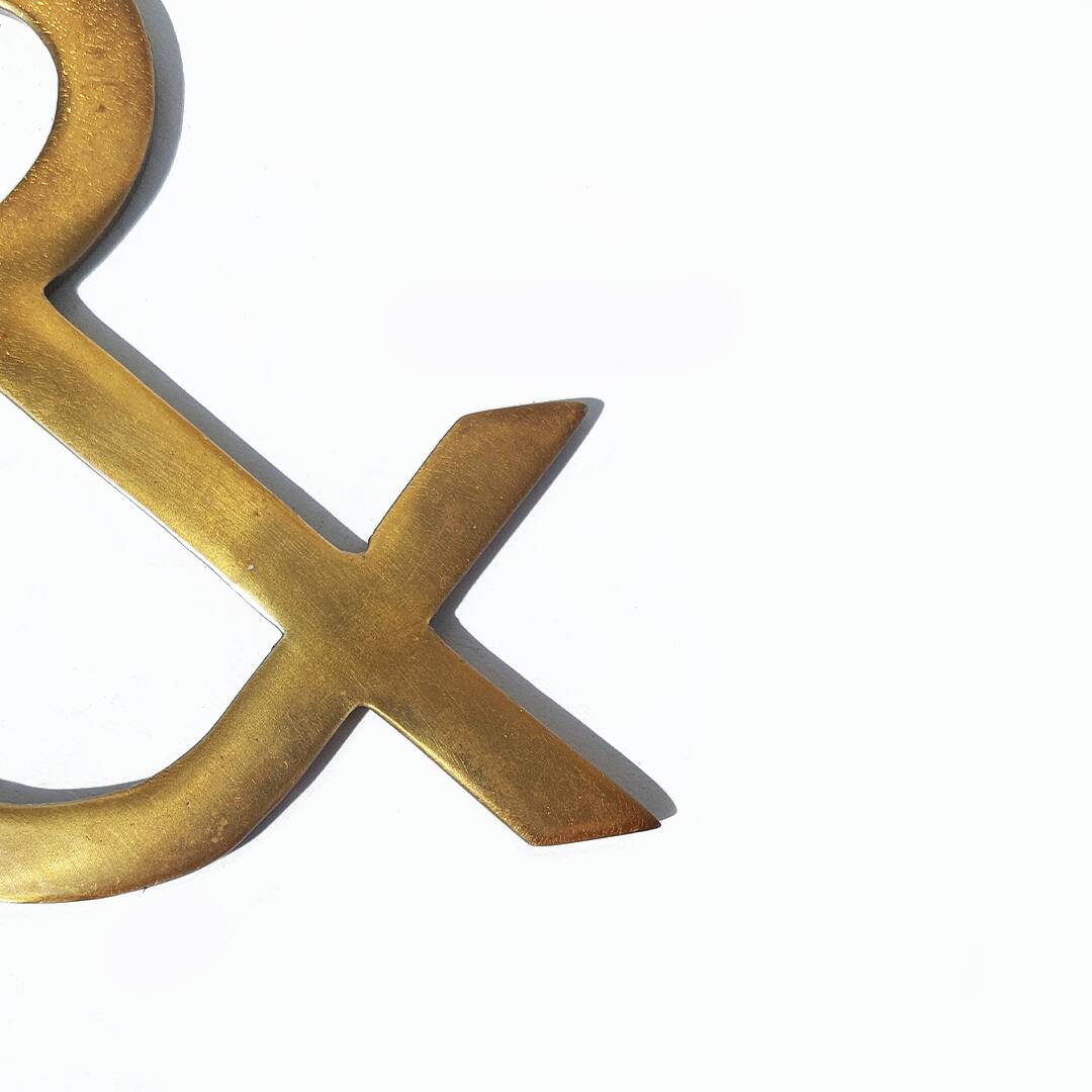 Ampersand trivet