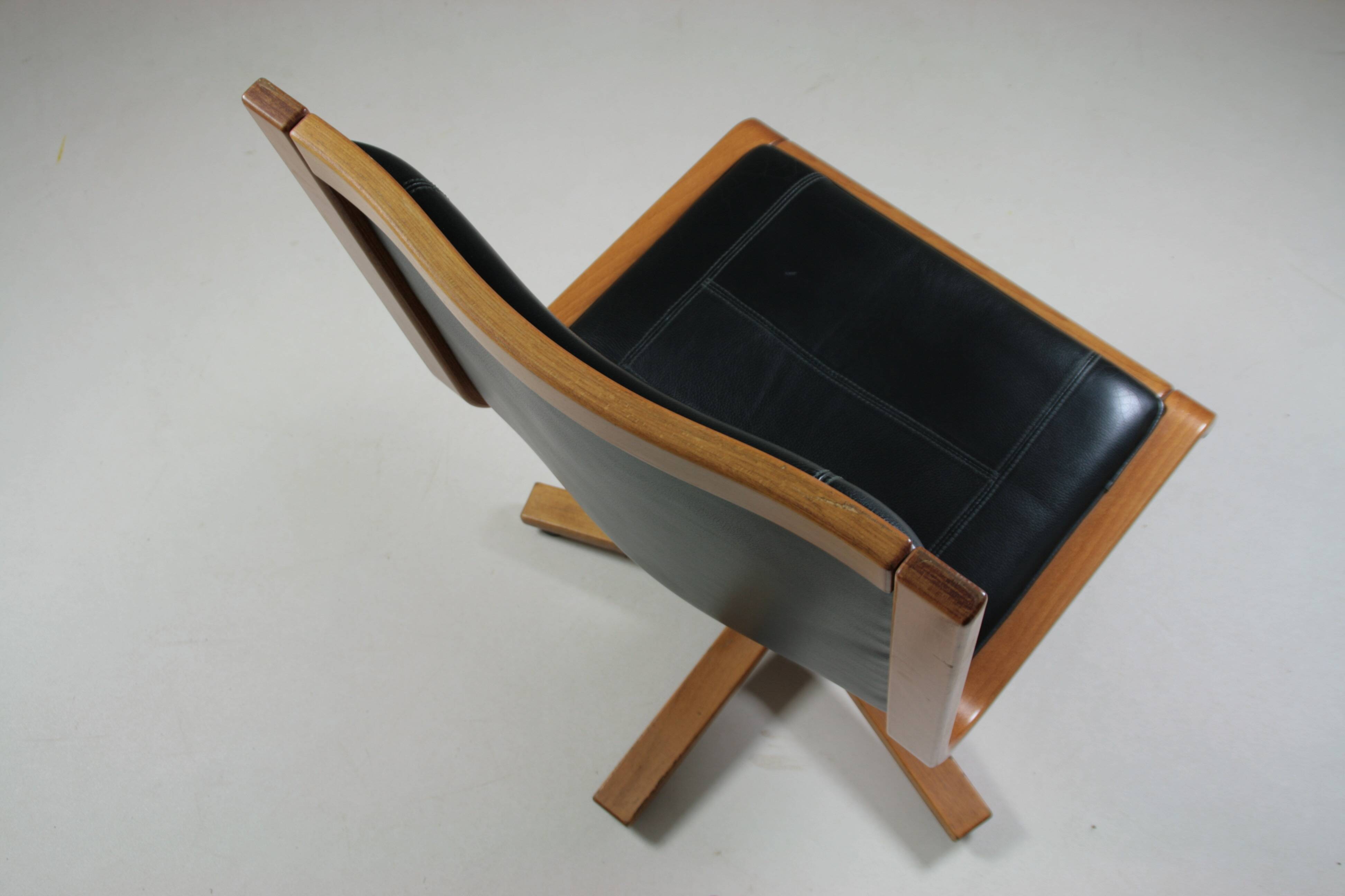 Office armchair in beech and black leather for Cofemo, Italy