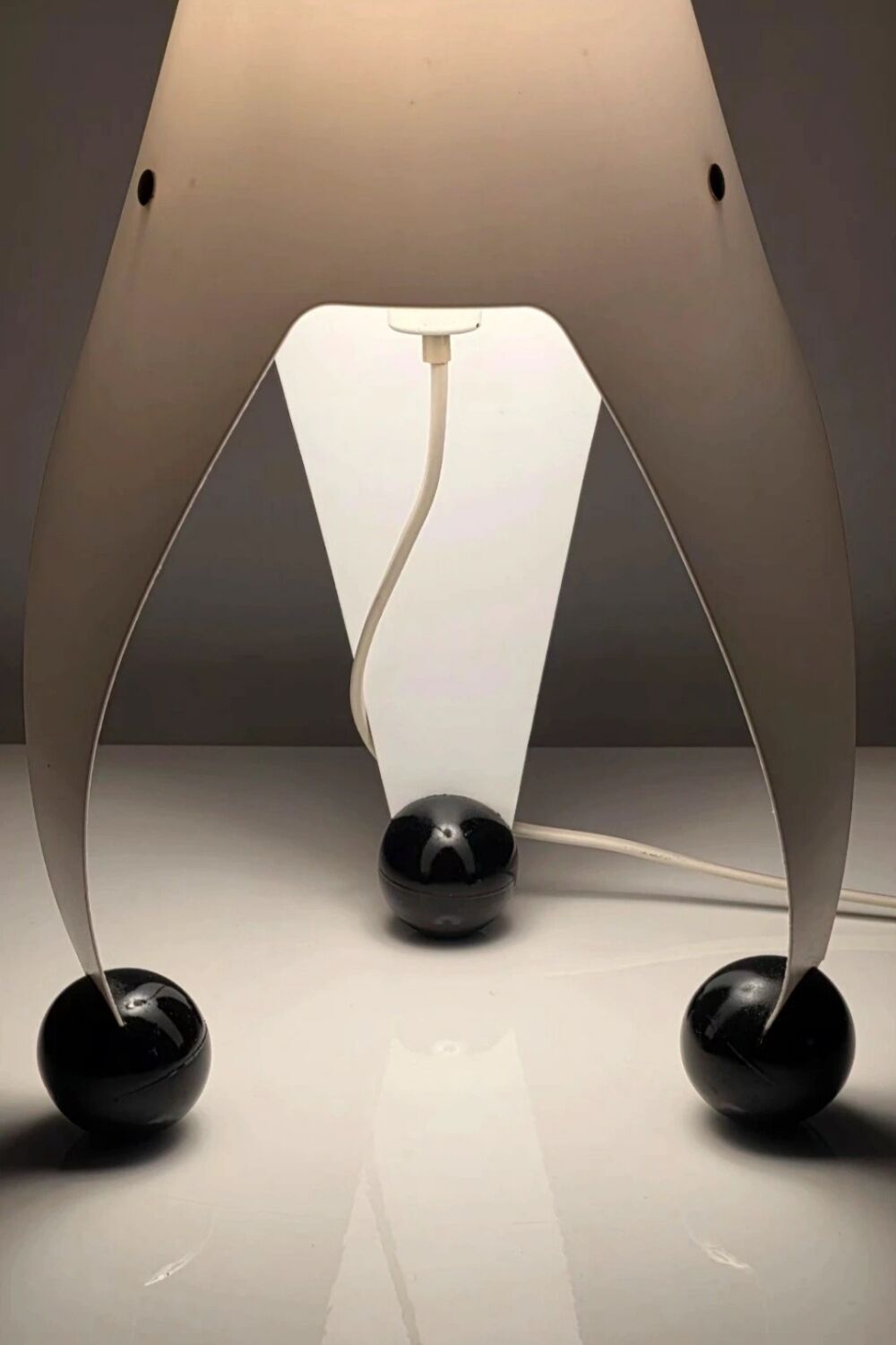 1980s tripod lamp, vintage