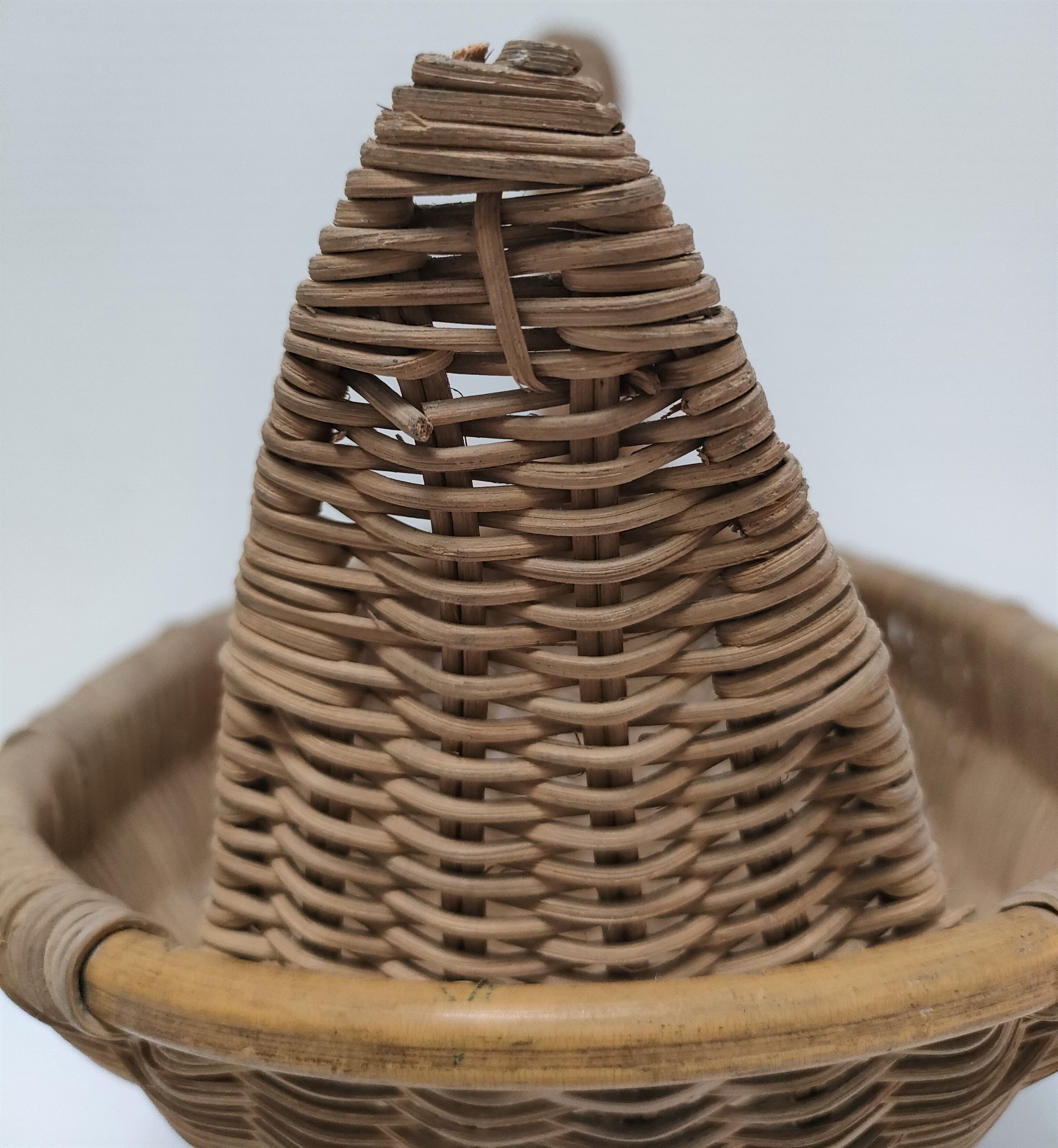 Zoomorphic basket bird, wicker braided vintage