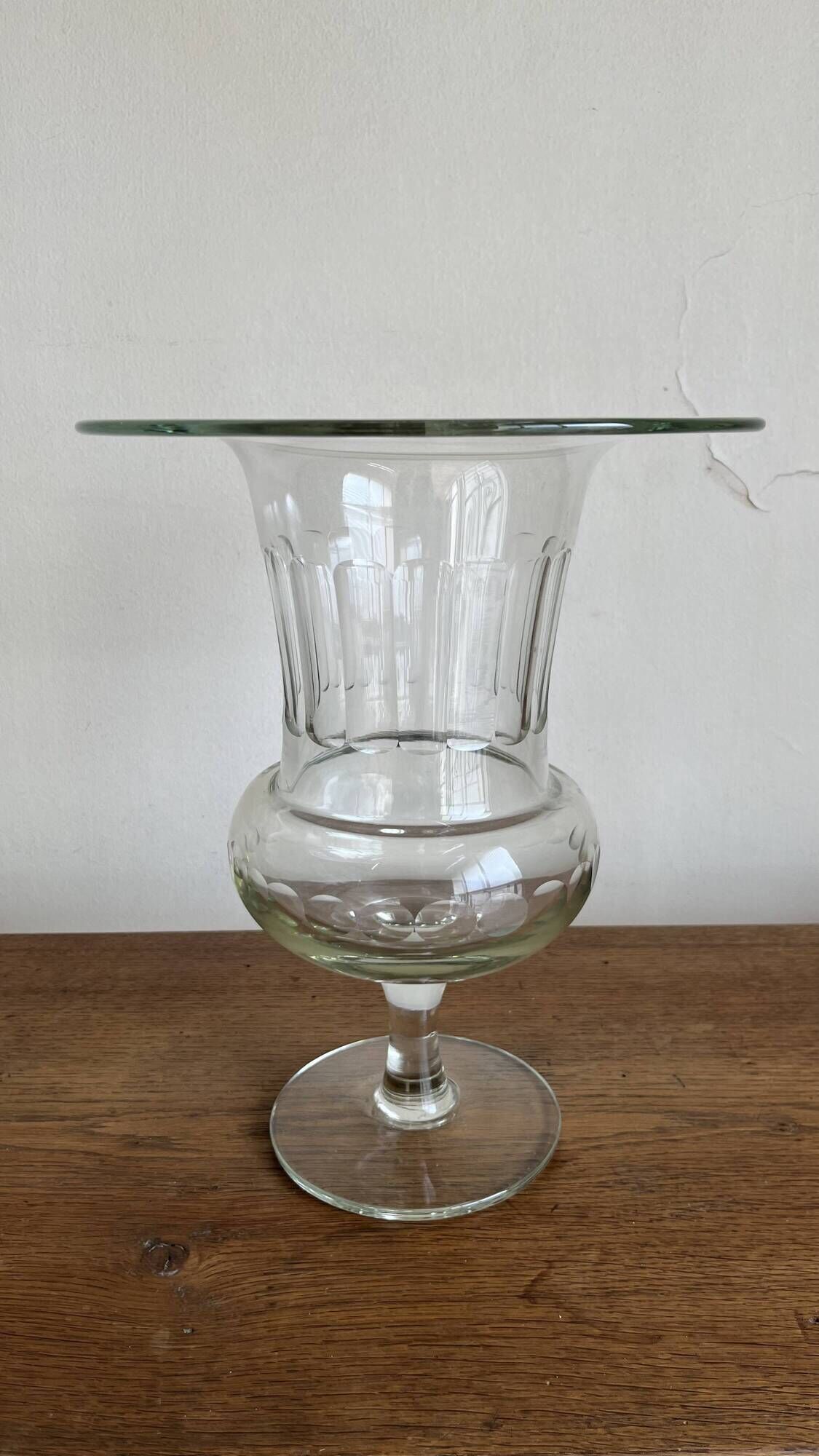 XXL neoclassical 19th-century medical vase in flat-cut crystal