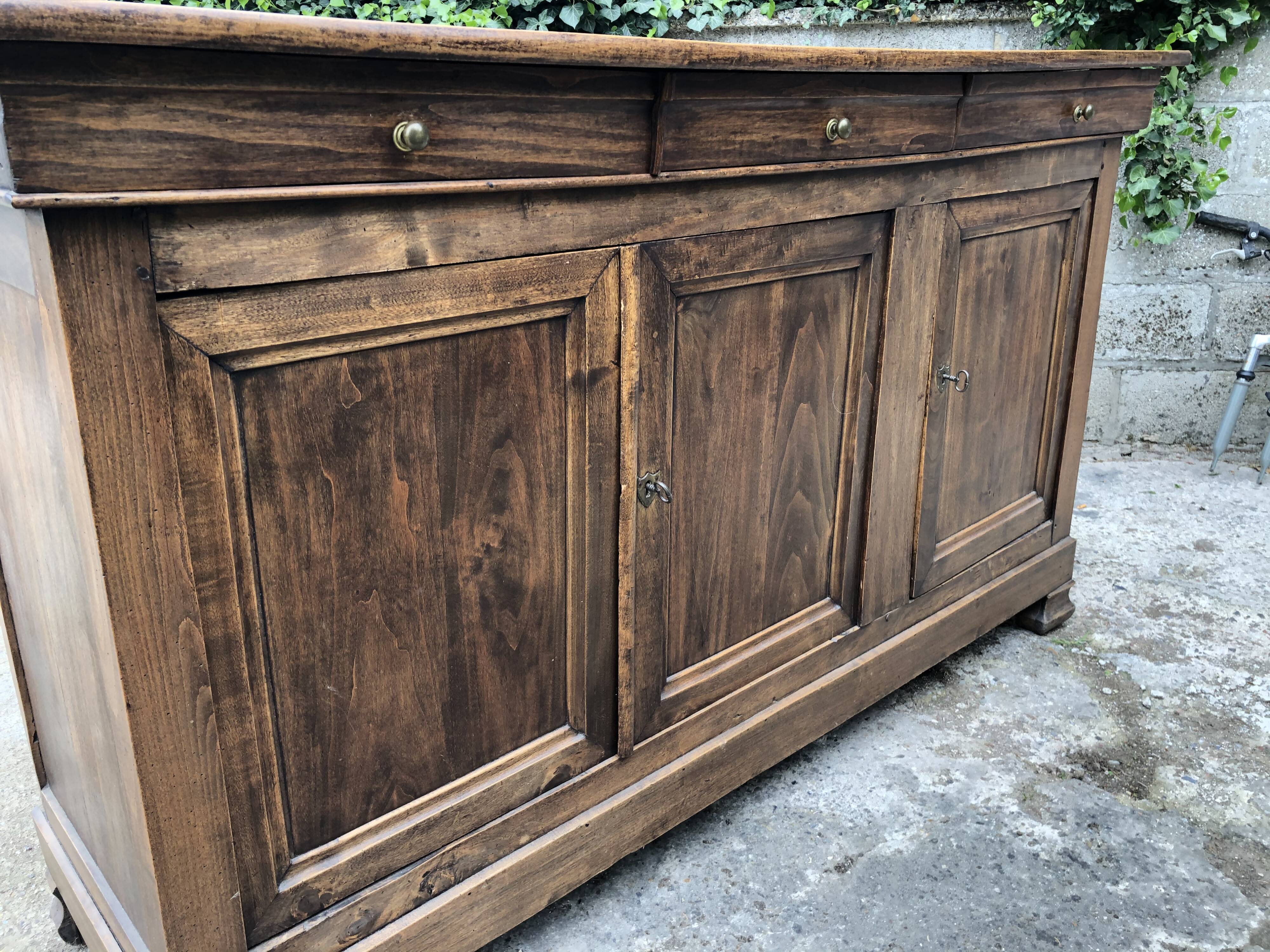 Oak buffet
