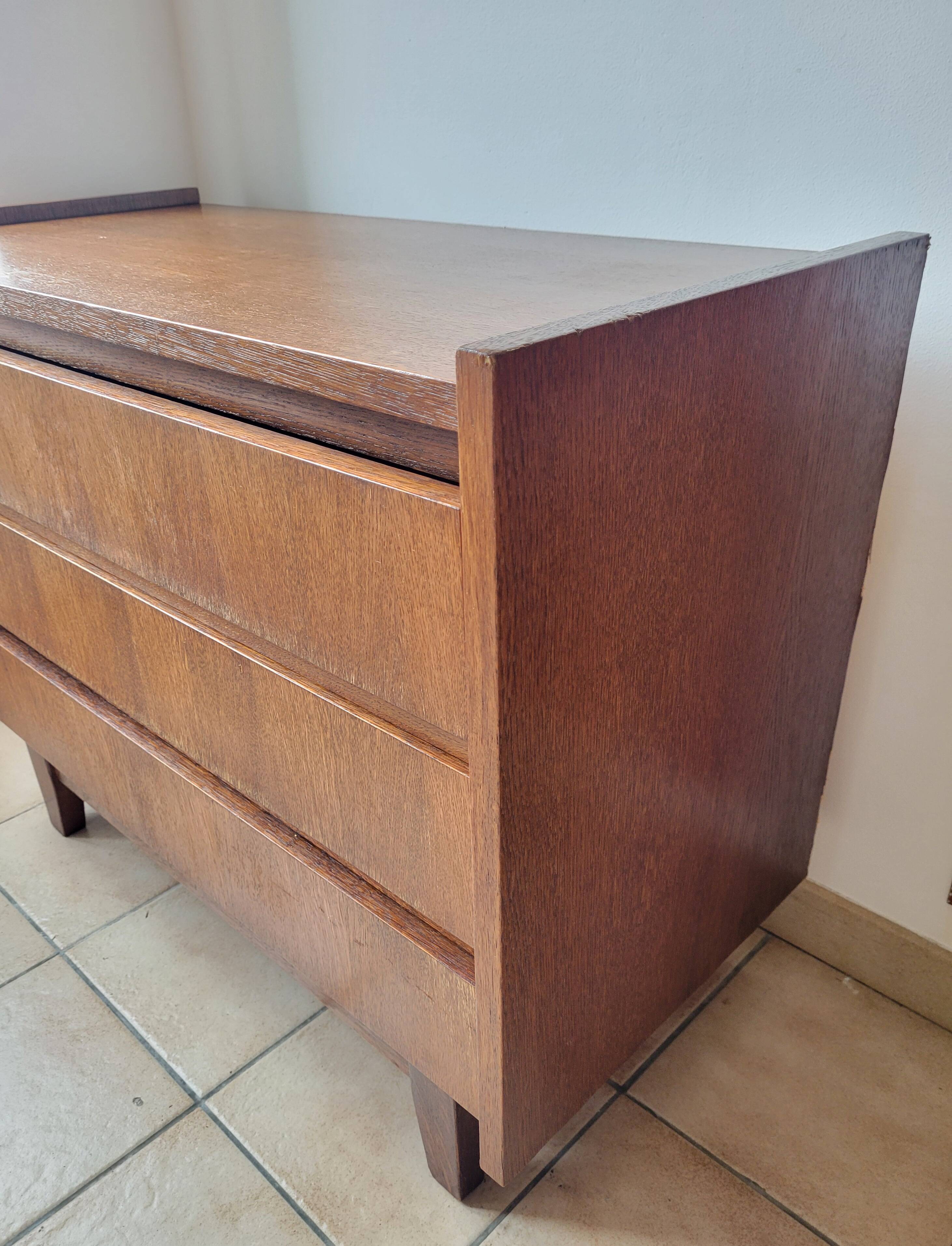 Vintage oak chest of drawers