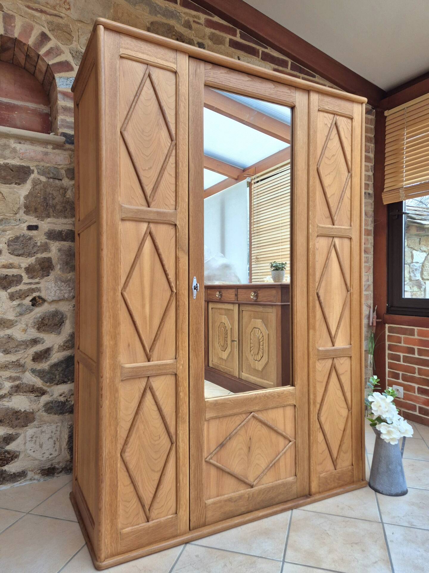 Armoire vintage