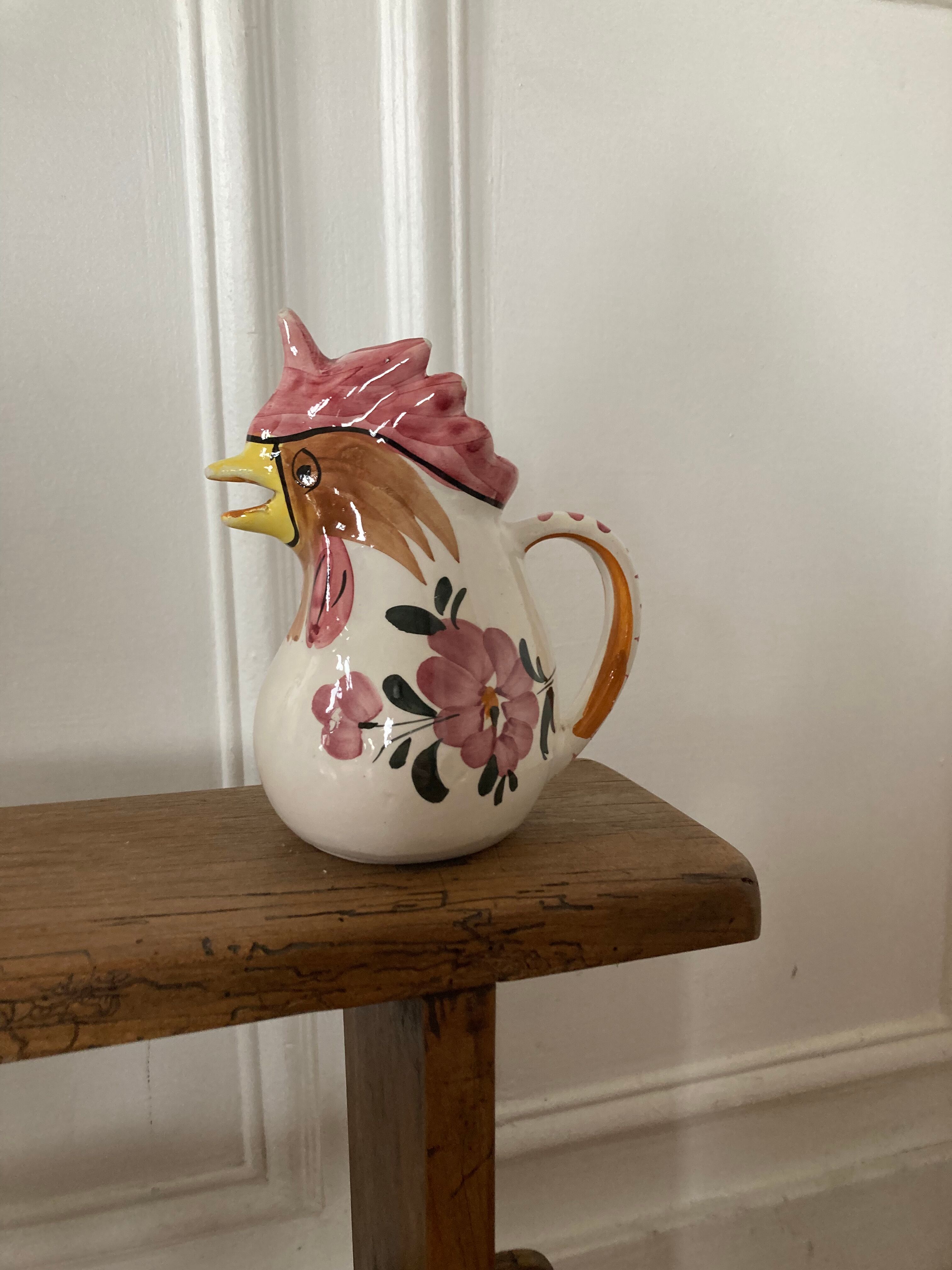 Rooster pitcher