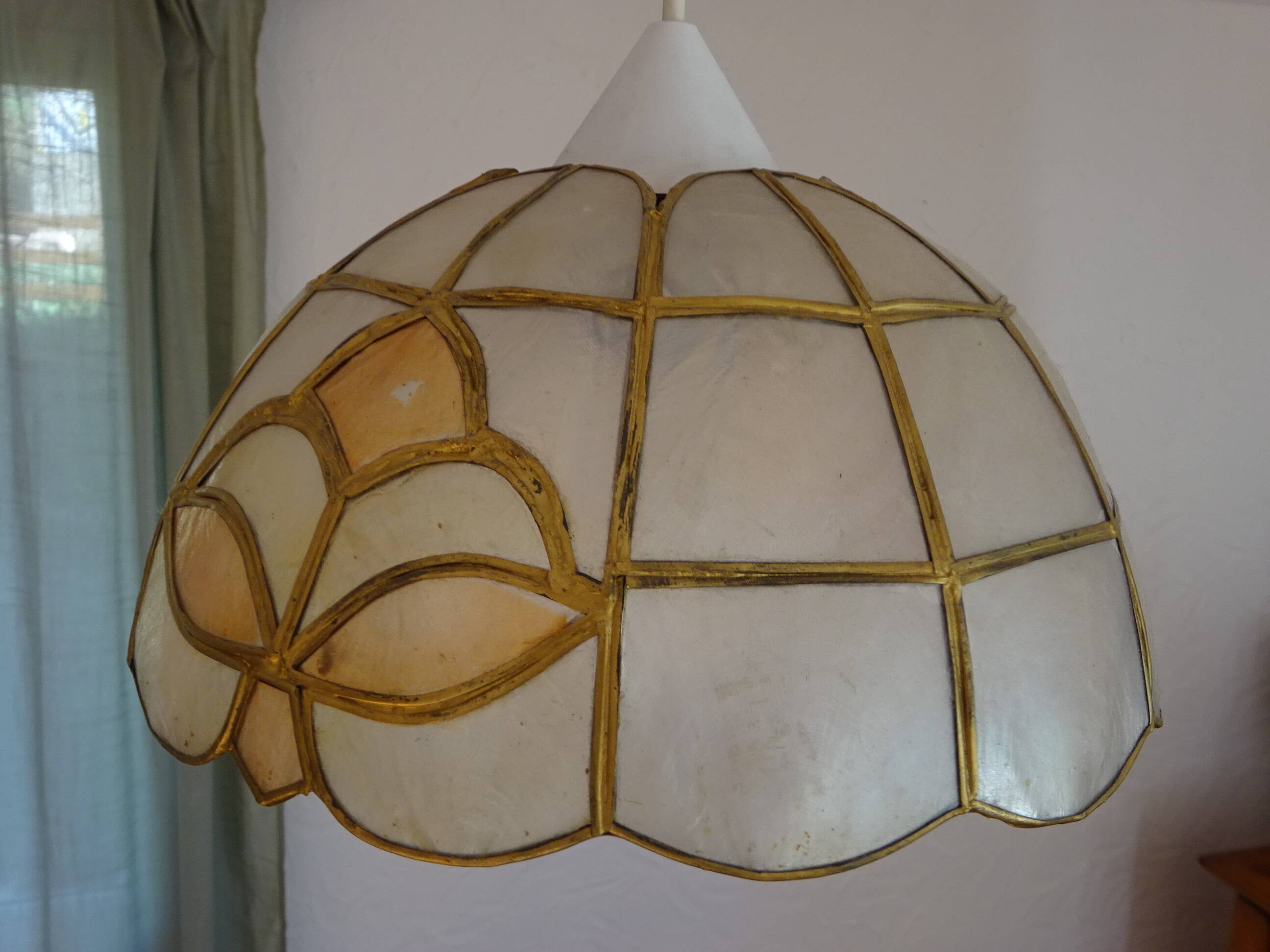 Lustre vintage en nacre et laiton