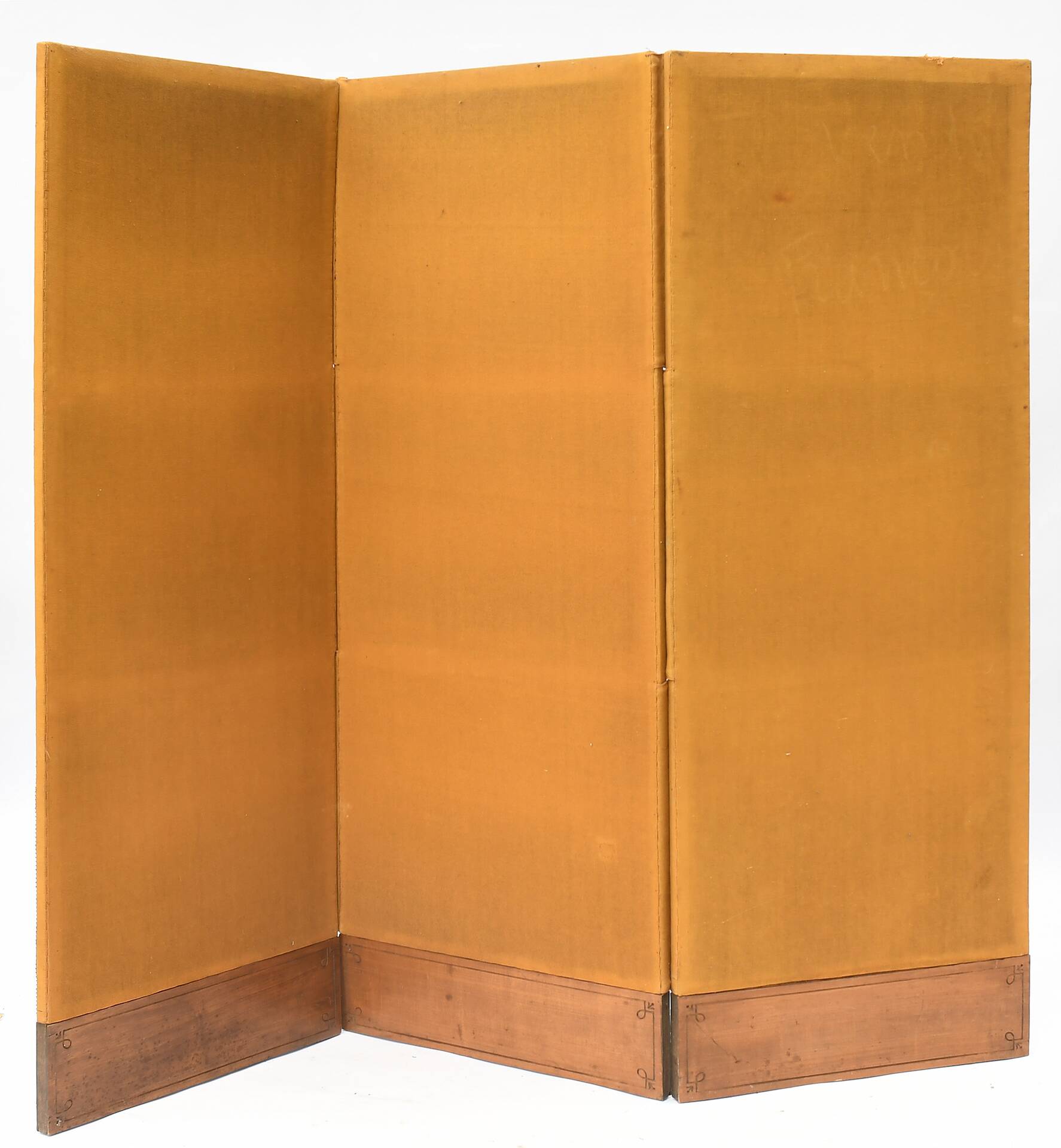 3-panel screen with tapestry decorated with landscape scenes