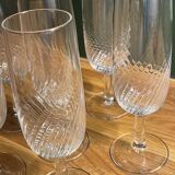 6 clear glass champagne flutes in very good condition