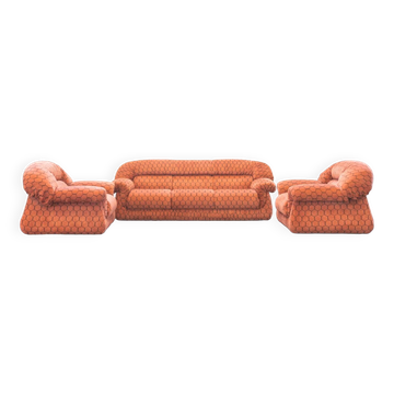 Vintage living room, club style, composed of a 3-seater sofa and 2 armchairs, 1970s
