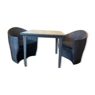 Salle a manger exterieur, table et 2 chaises en resine, Kettal collection Venezia