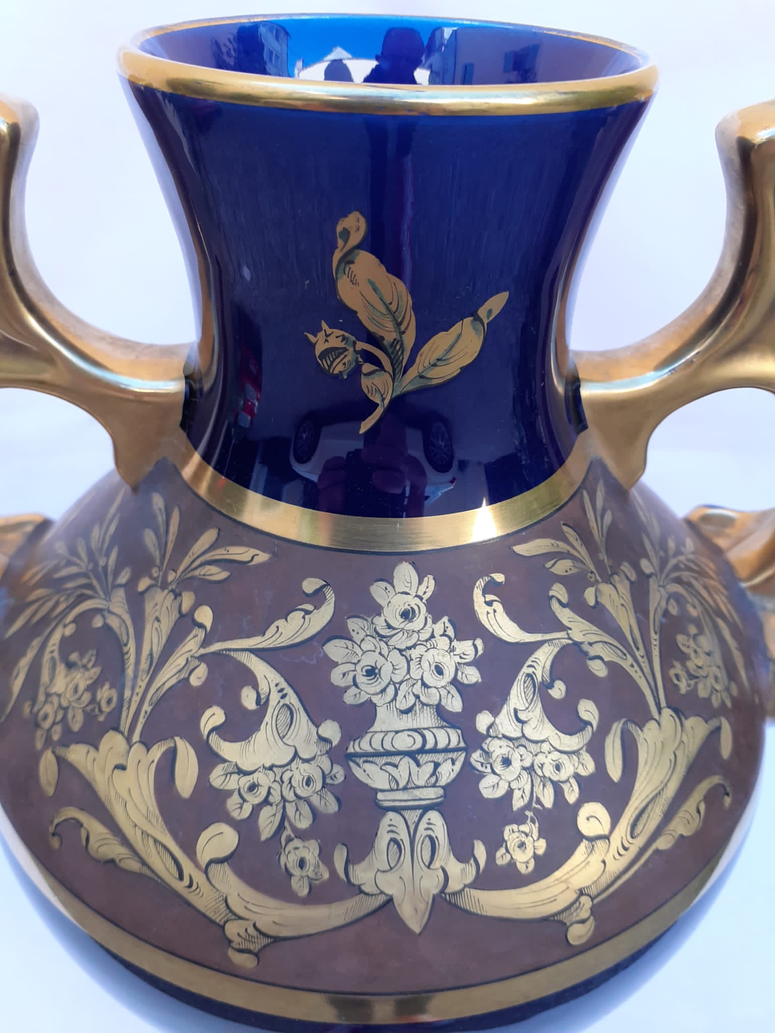 Vase en porcelaine de Tours