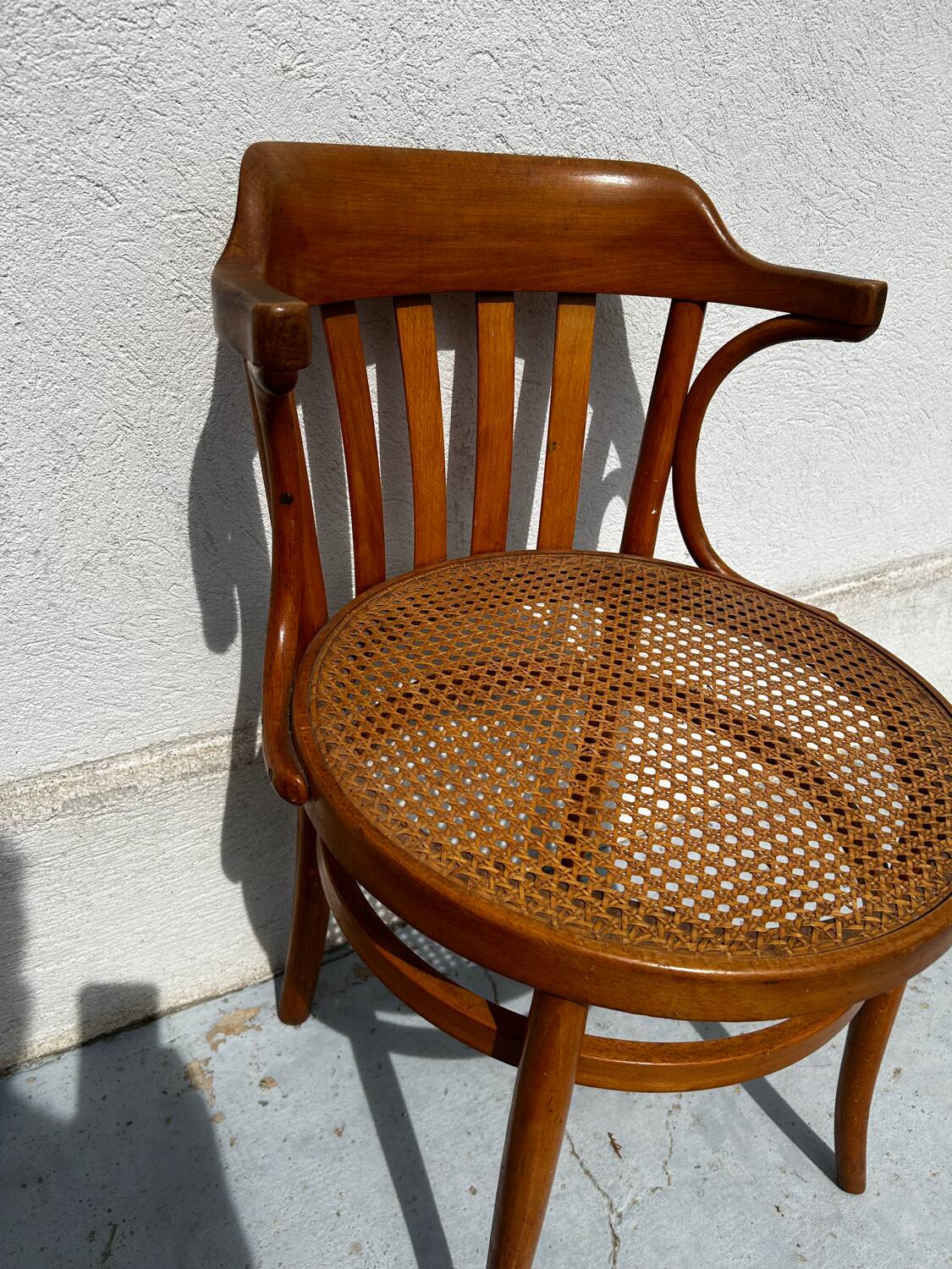 Bistro chair in curved wood and caning – Thonet style – 20th century seat