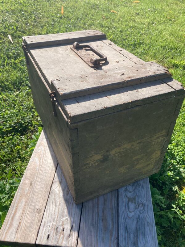 Ancienne caisse en bois et en zinc, avec poignées 1900, système de chauffage