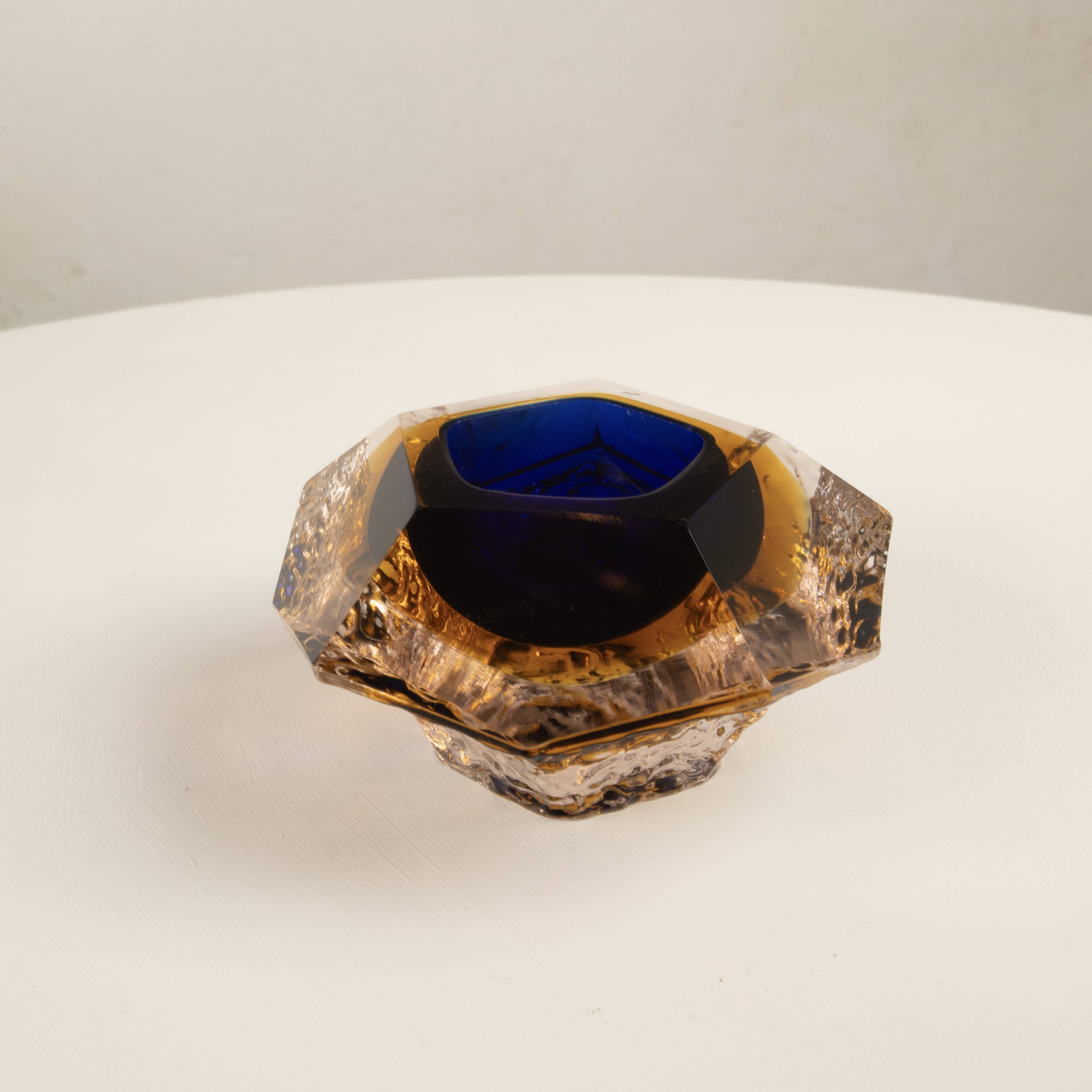 Sculptural submerged glass ashtray by Gianfranco Mandruzzato Murano 1970