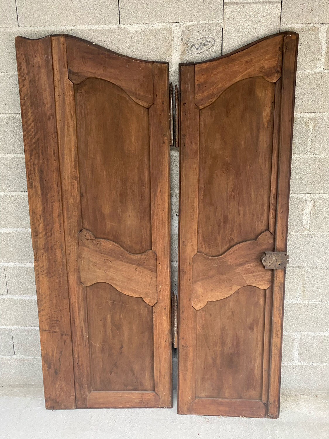 Pair of doors walnut 18th