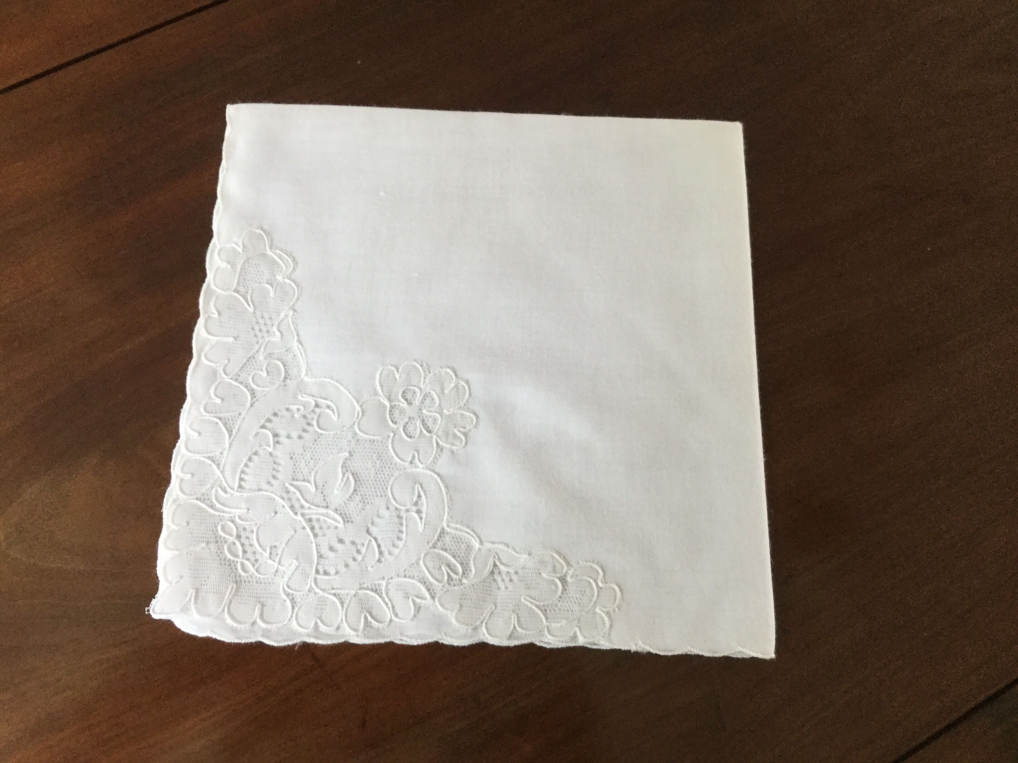 Dognuin's matching lace napkins