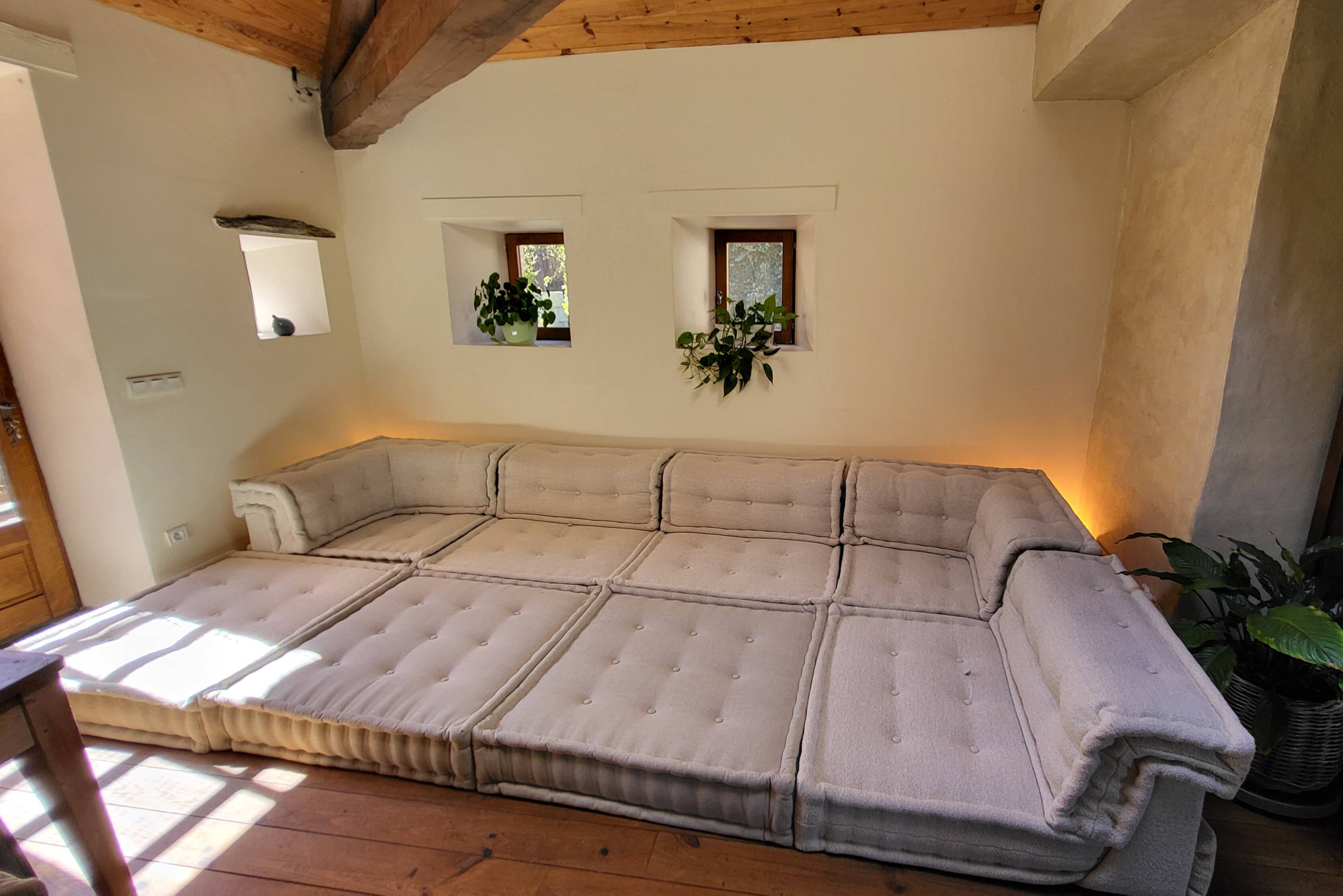 Mah Jong sofa by Roche Bobois in beige by Hans Hopfer, set of 7 modules.