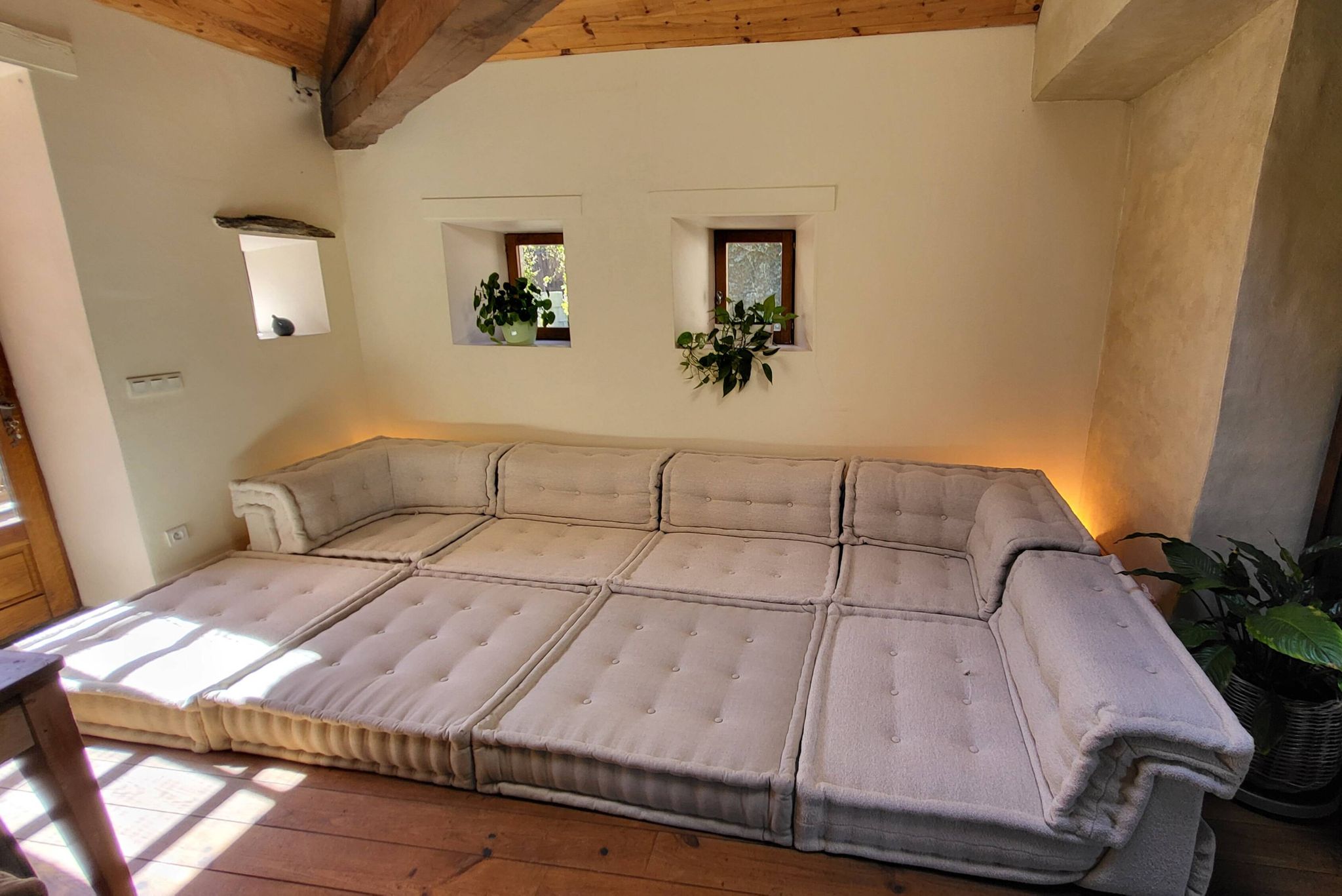 Mah Jong sofa by Roche Bobois in beige by Hans Hopfer, set of 7 modules.
