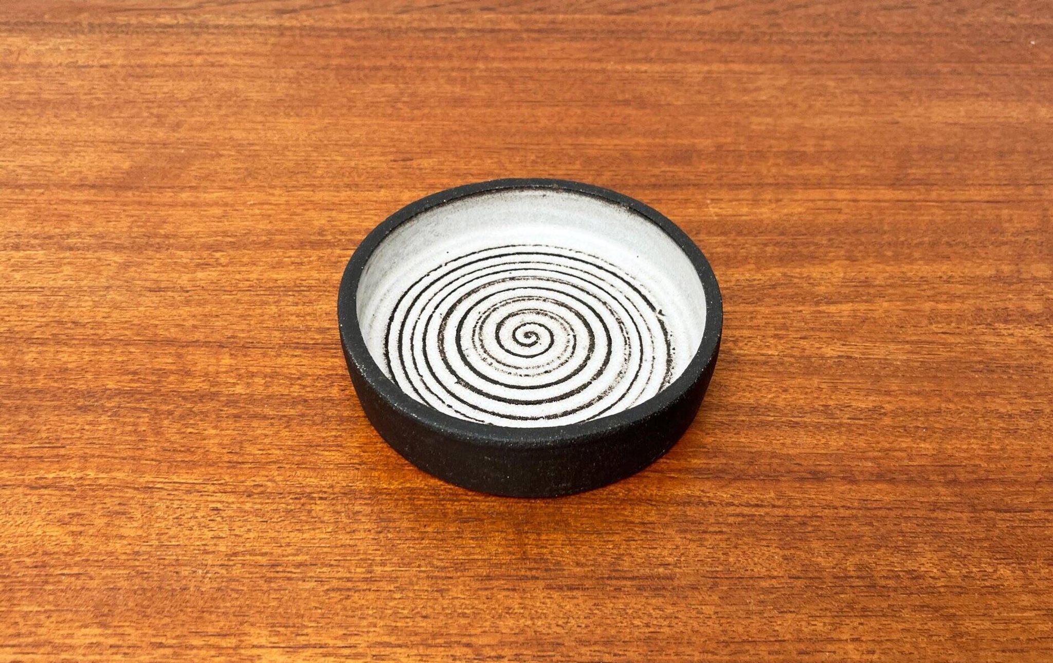 Studio pottery bowl from mid-century Danish Frank Keramik, 1960s.
