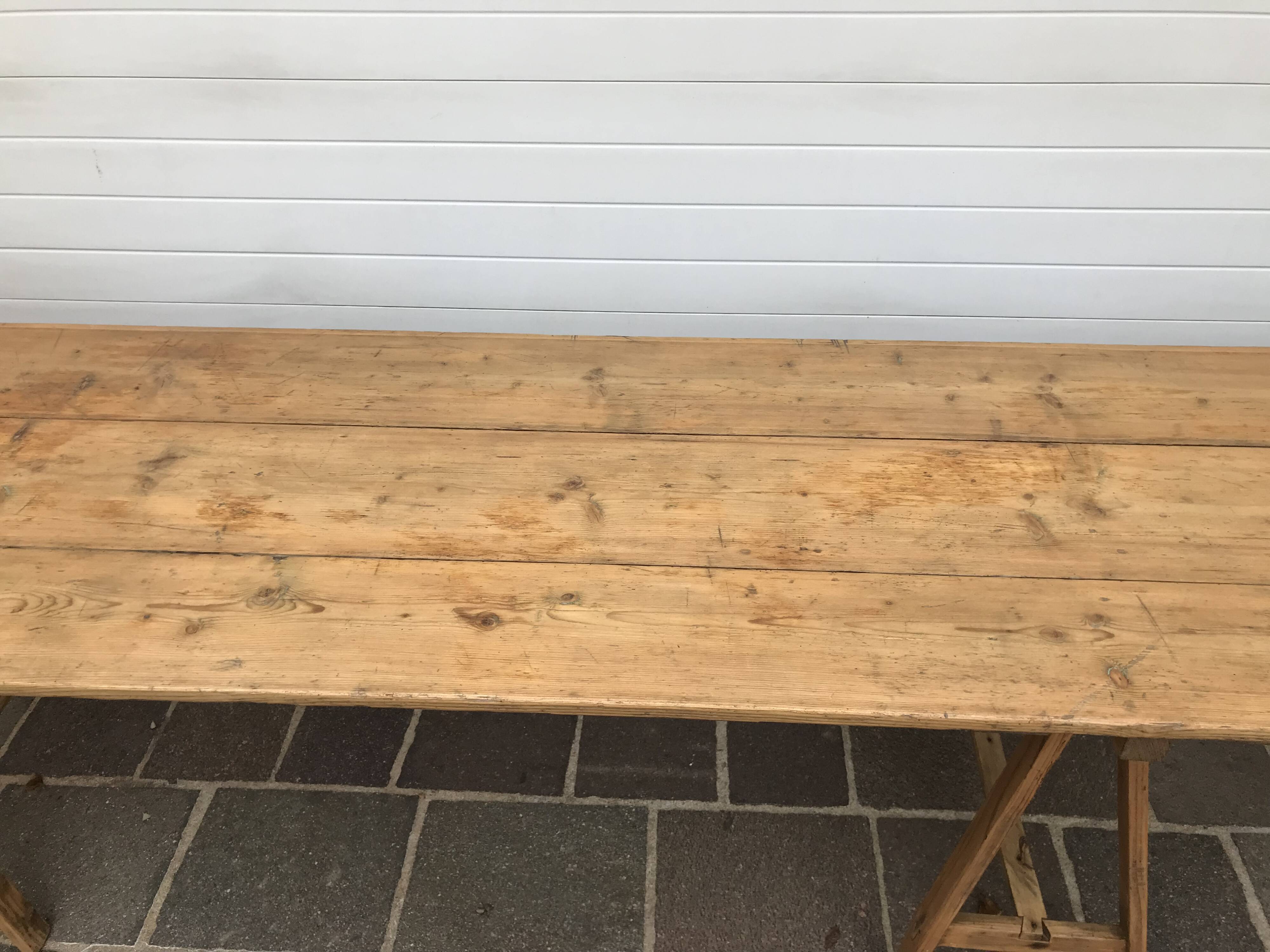 Winegrower's farm table