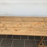 Winegrower's farm table