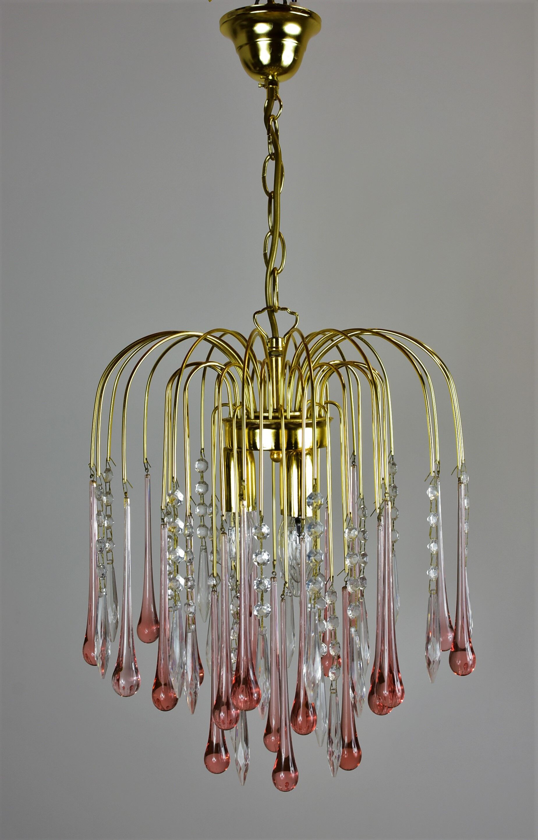 Suspension tassels drops of pink water