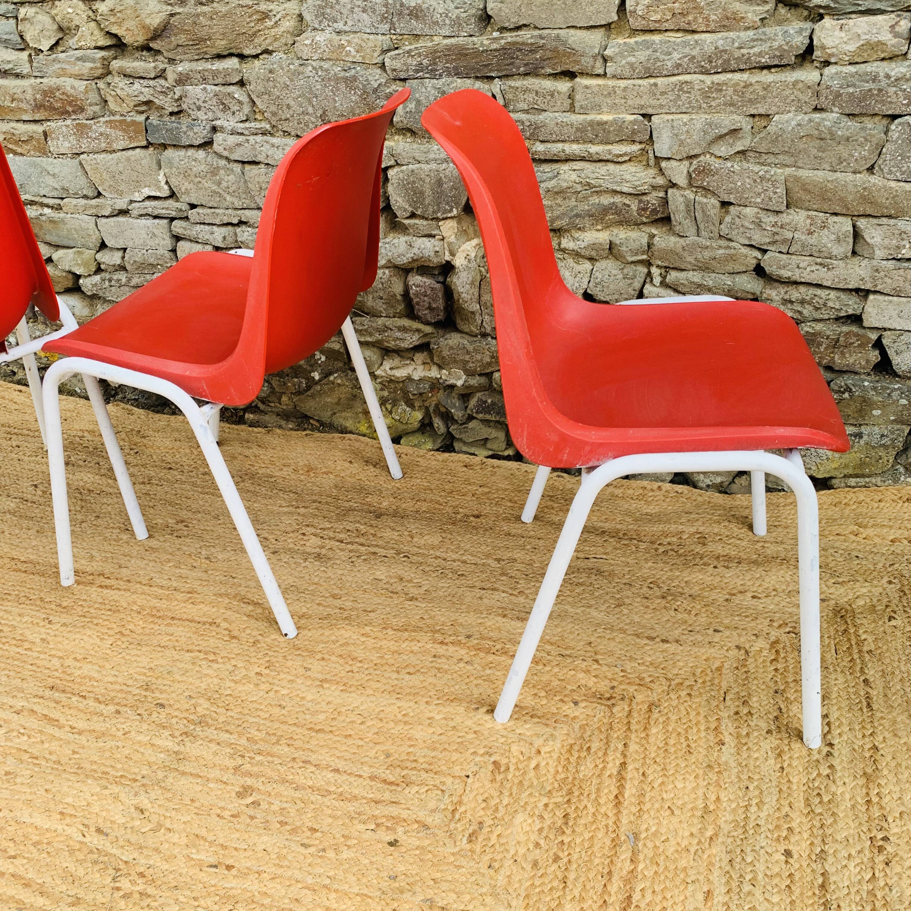 Ensemble de 4 chaises rouges modèle europa