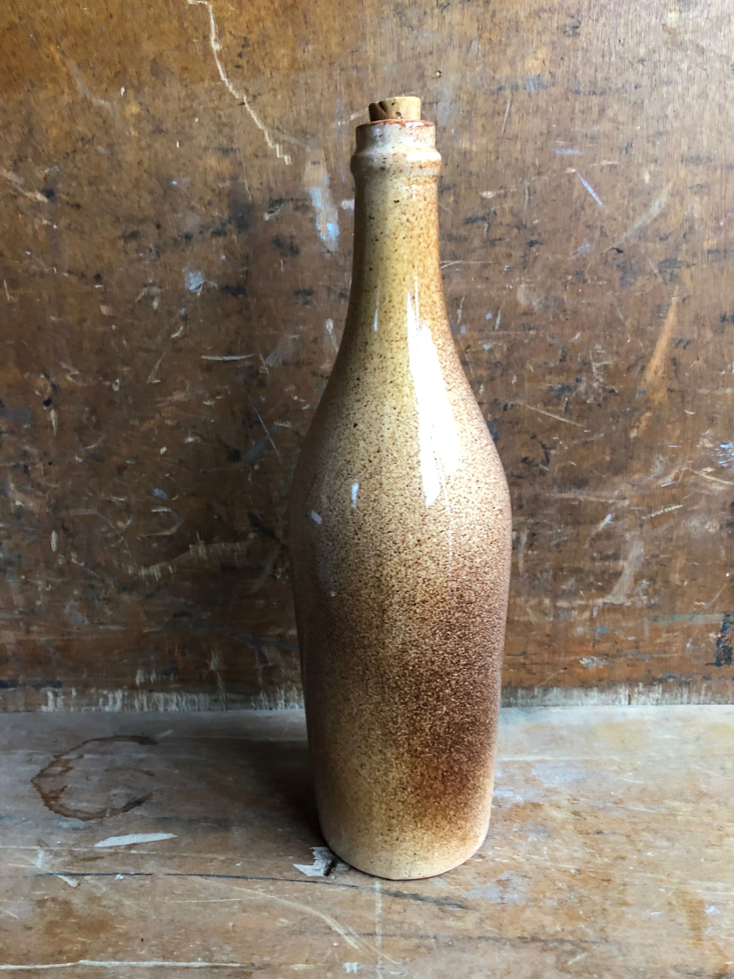 Old Bottle Brown Beige Sandstone + Vintage Cap