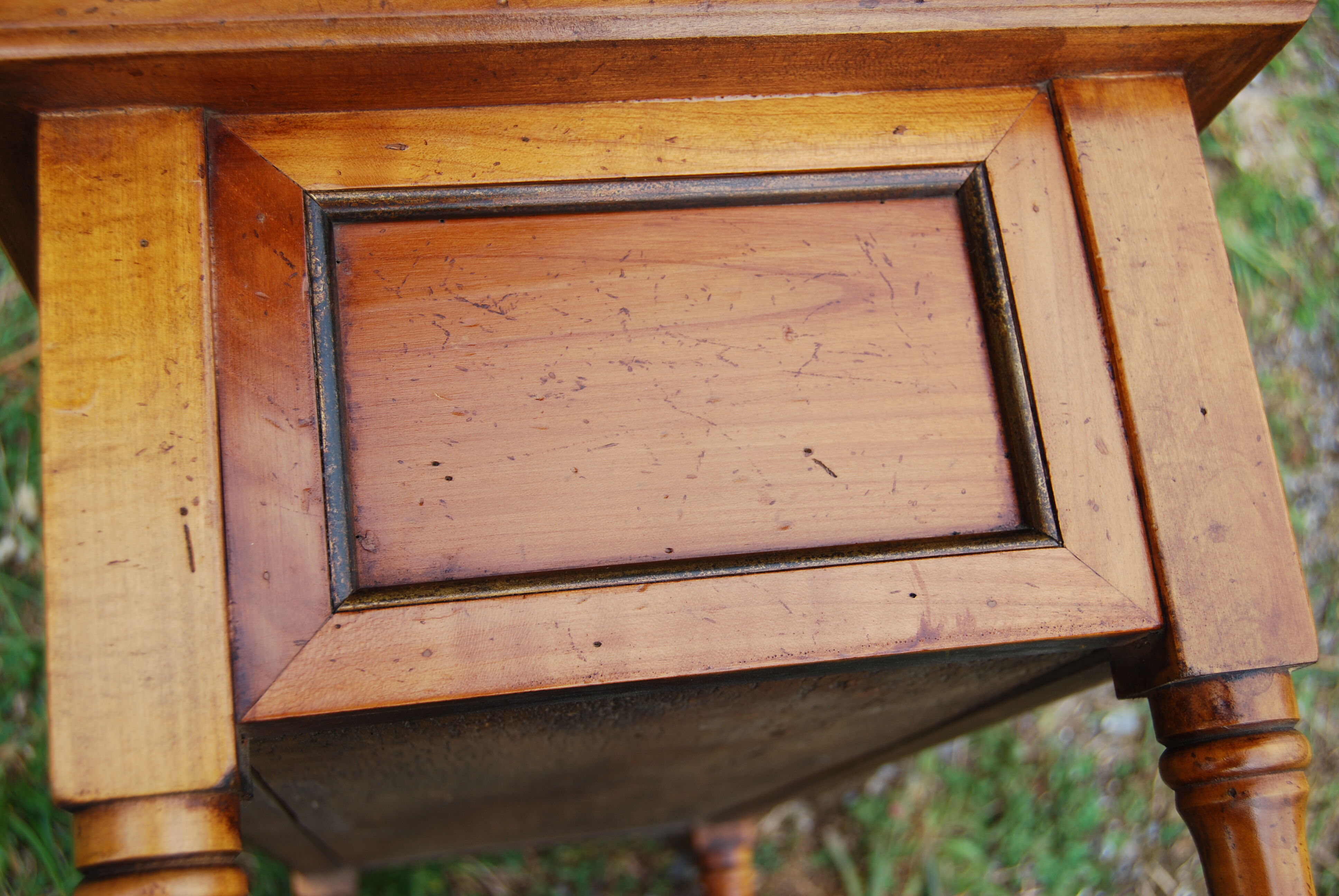 Executive-style indoor planter on feet