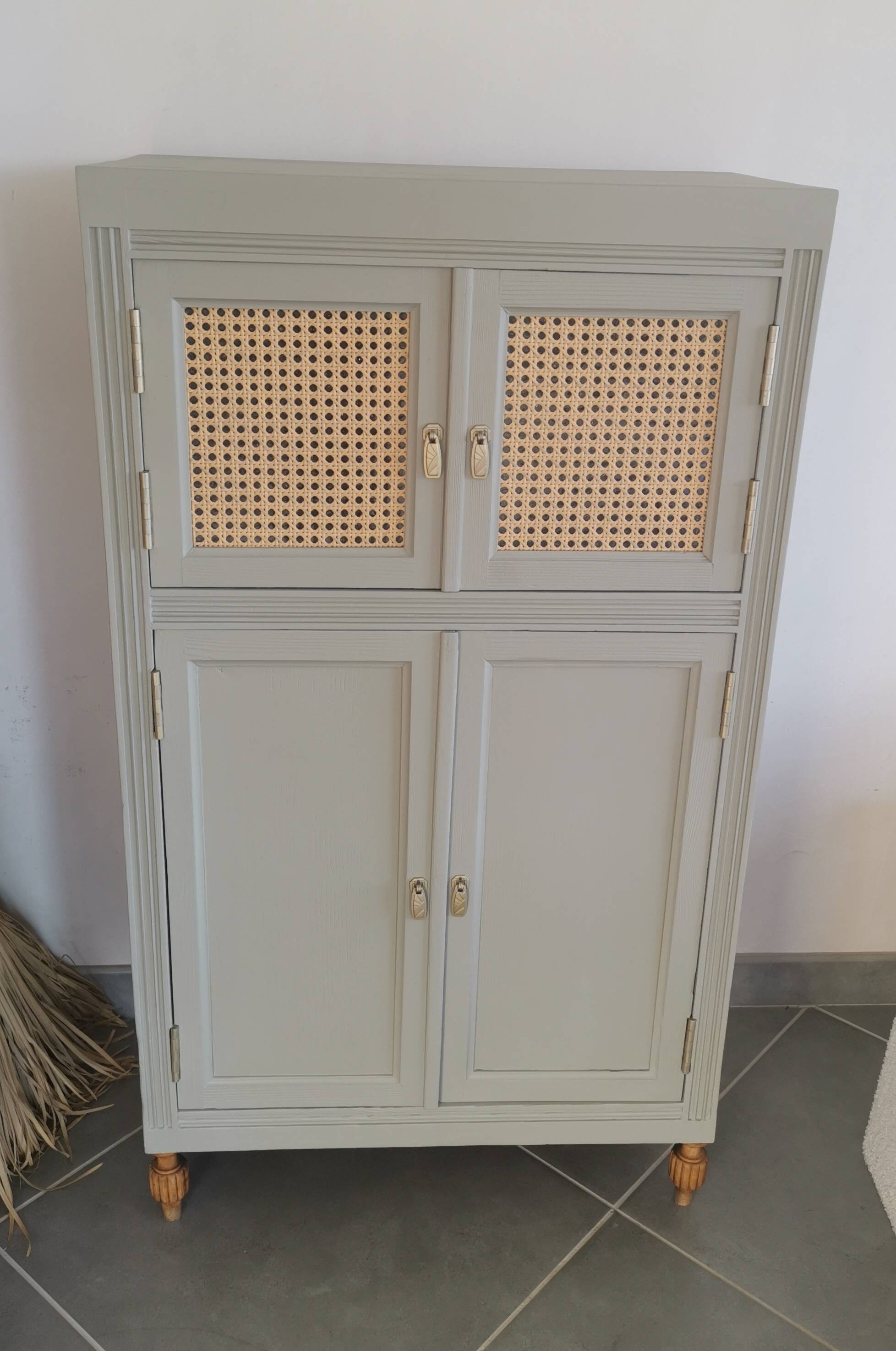 Entrance storage unit