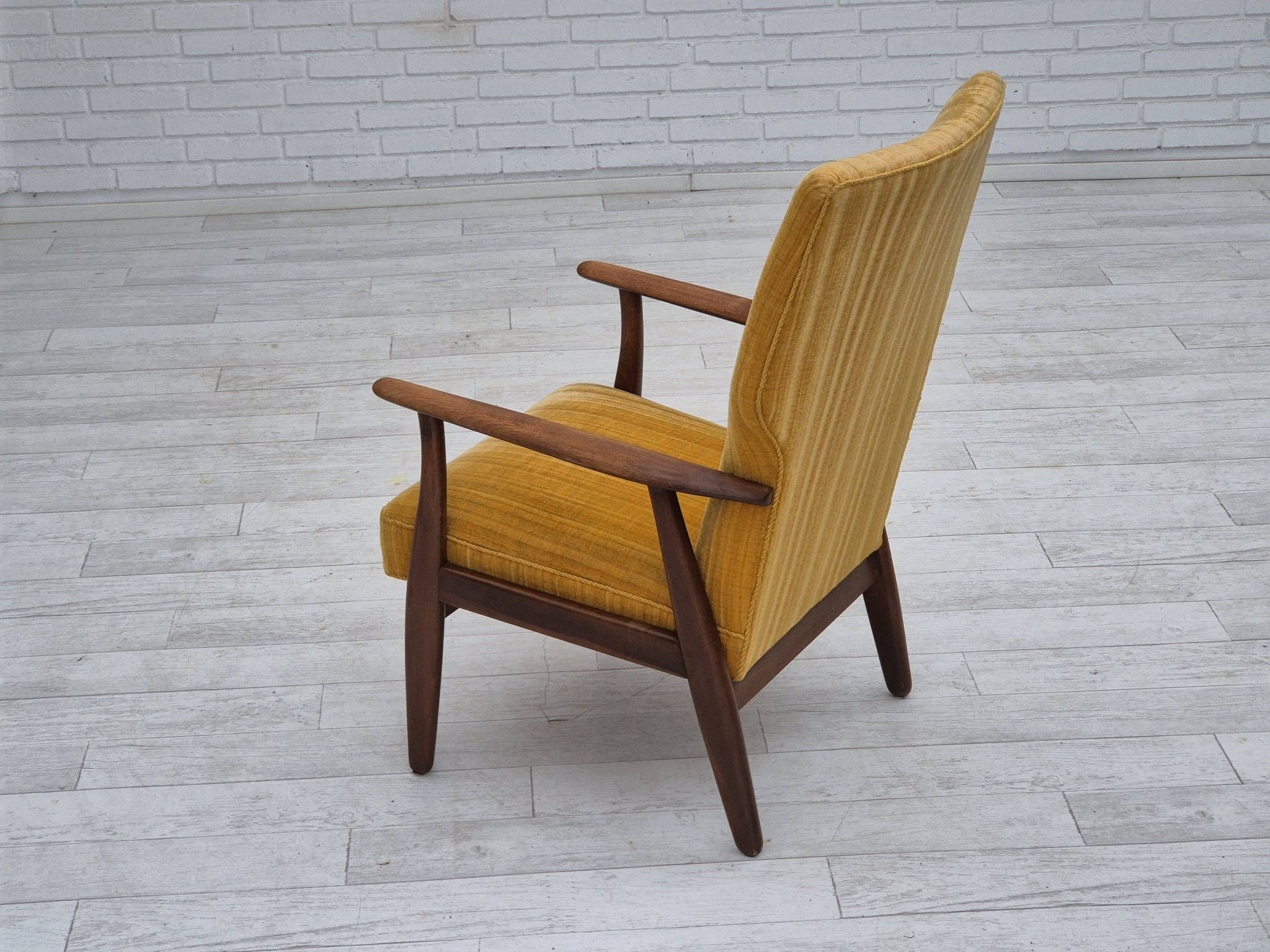 Années 1960, design danois par Kurt Olsen, fauteuil modèle 230, état d'origine.