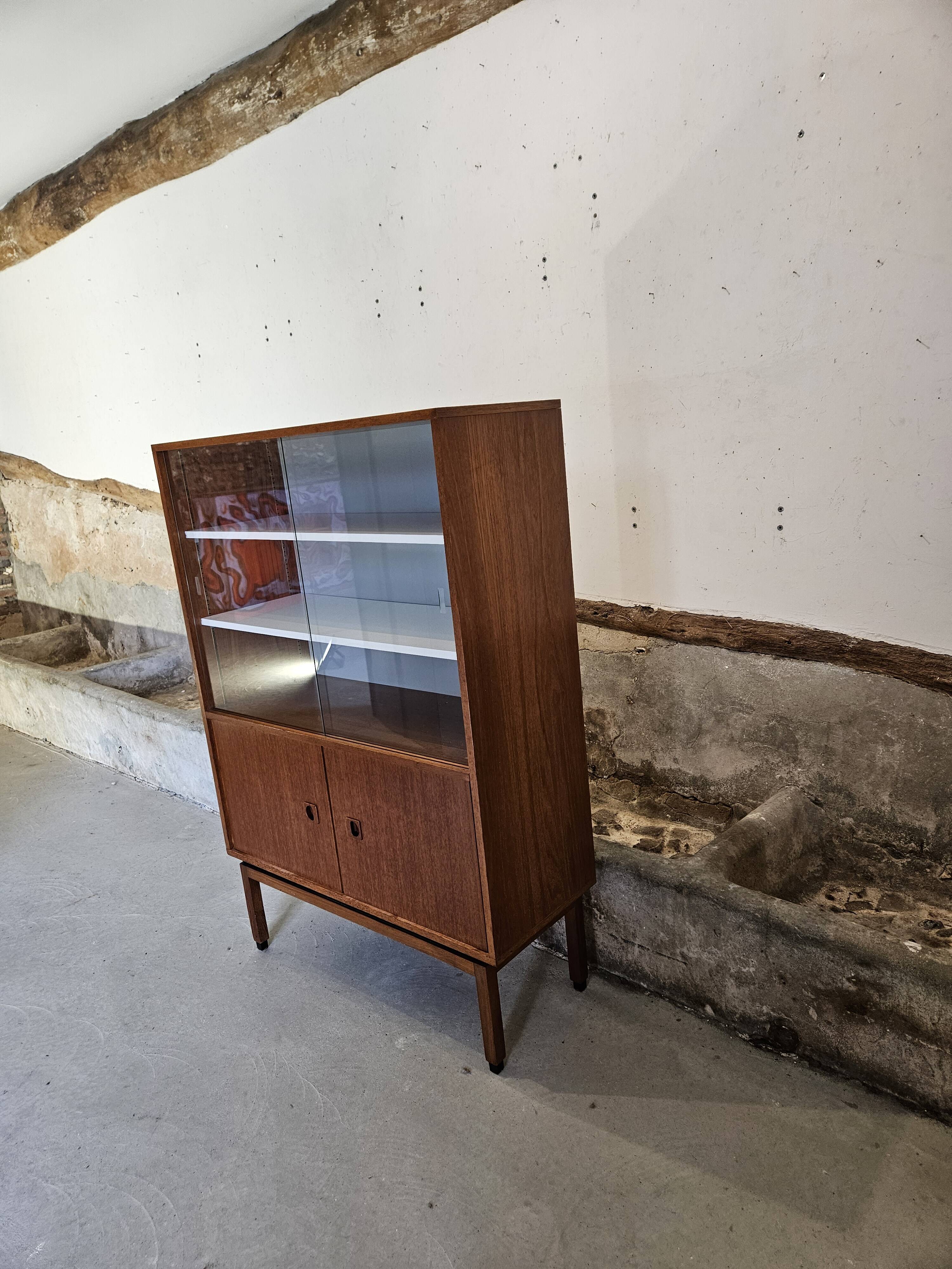 Small MDK display case / teak veneer bookcase 1960 Scandinavian design