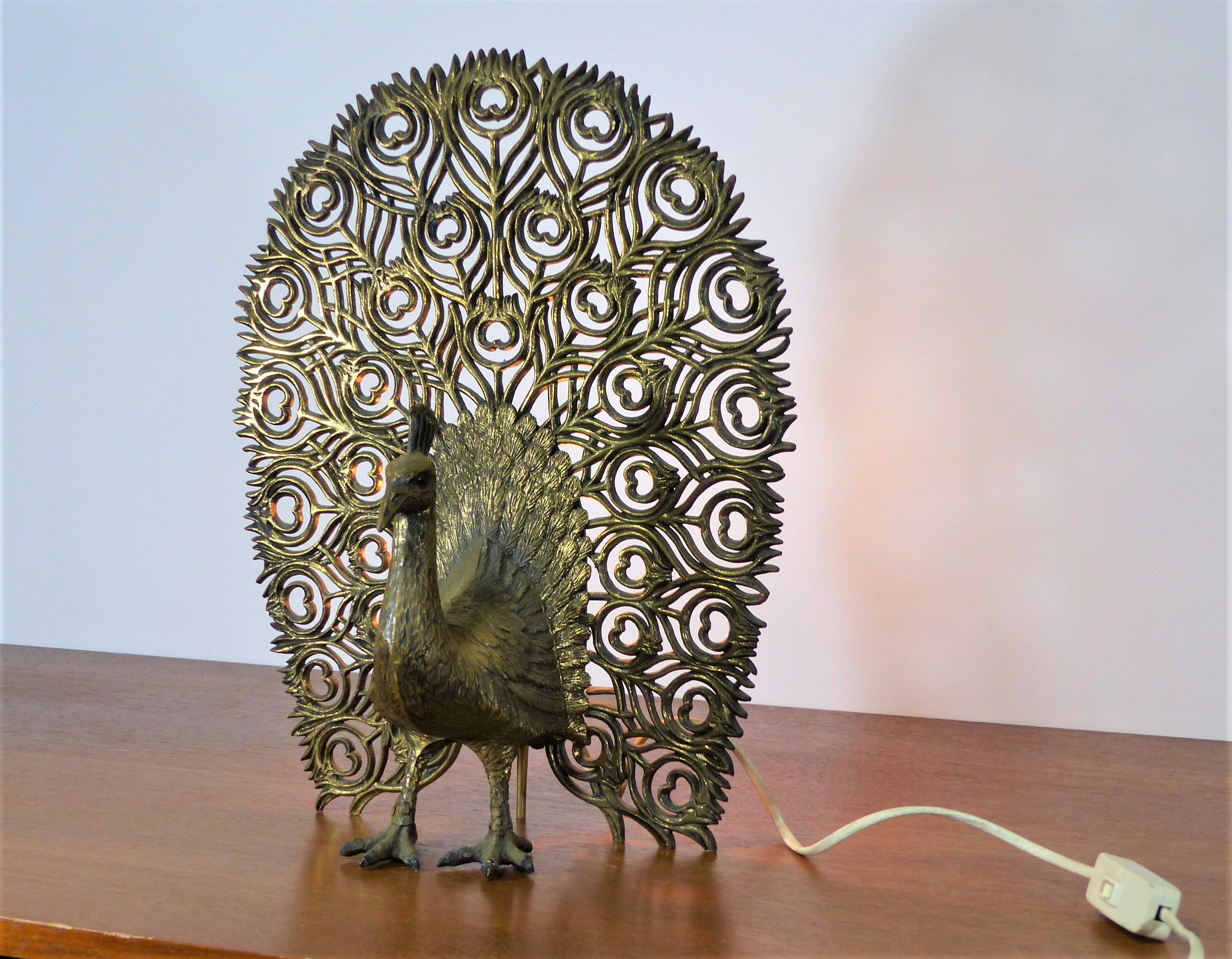 Vintage peacock screen lamp