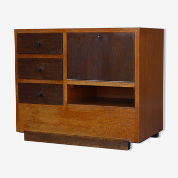Dutch Modernist oak chest of drawers. 1930s