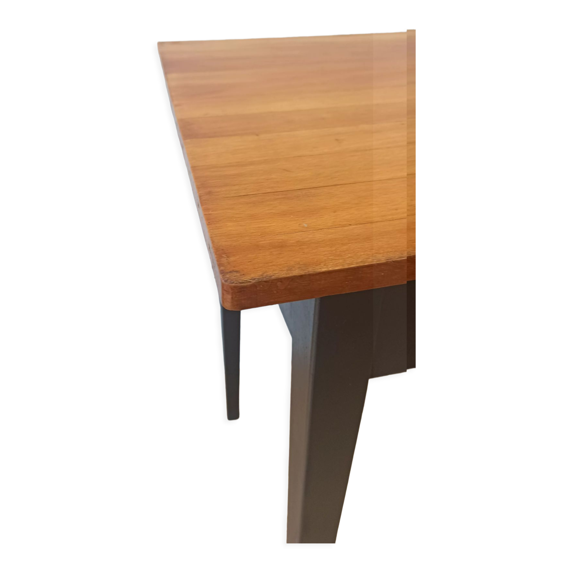 Minimalist kitchen table