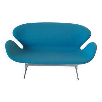 Blue arne jacobsen swan sofa canape fritz hansen light