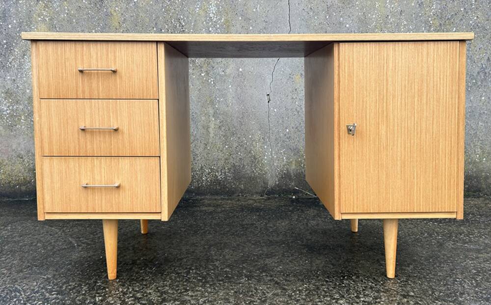 Maison Capelle desk, Scandinavian spirit, vintage, 60s.