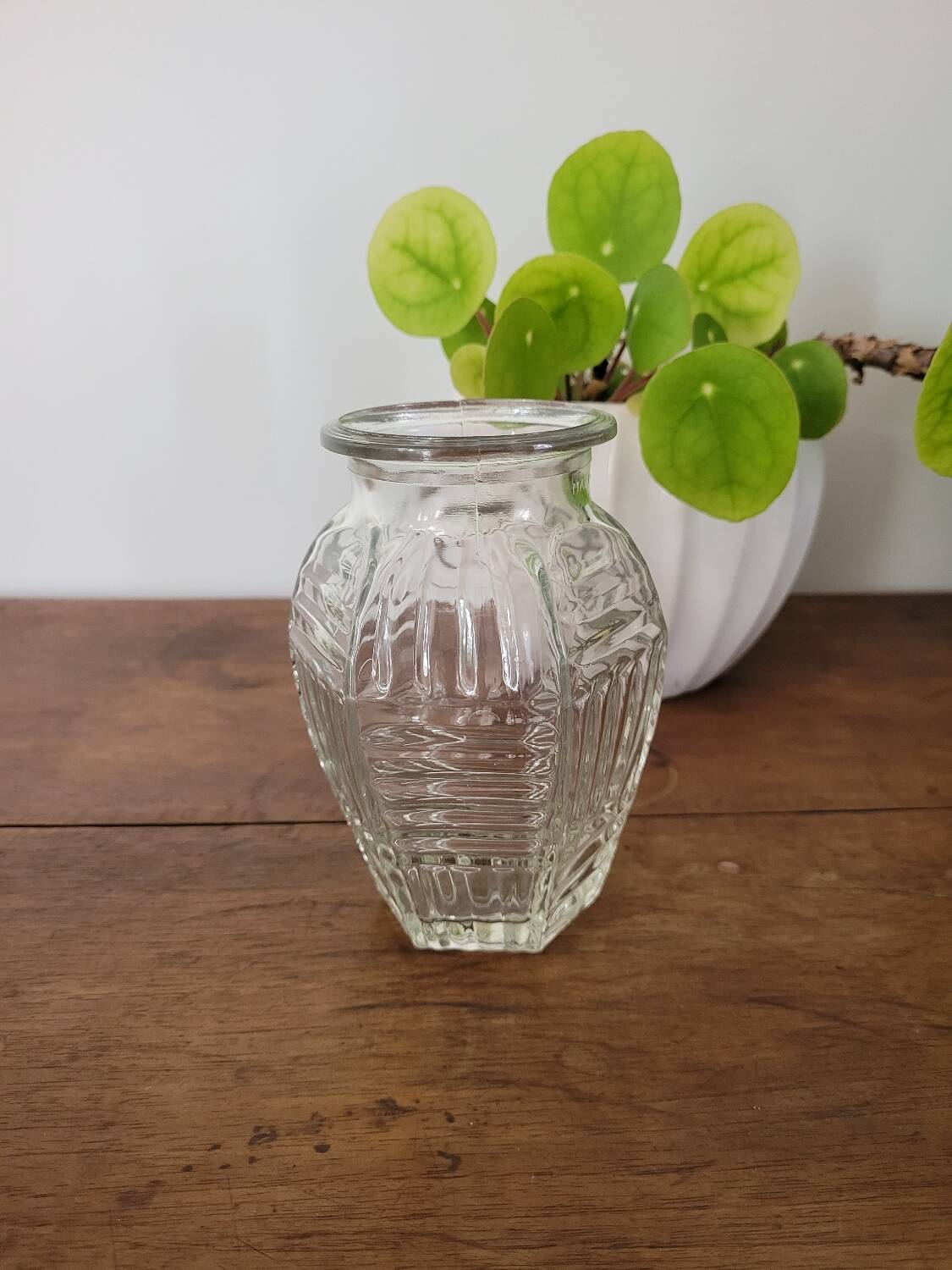 Petit vase à bulbe en verre années 70