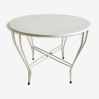 Table de jardin en fer