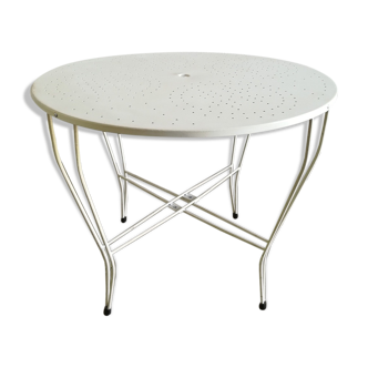 Iron garden table