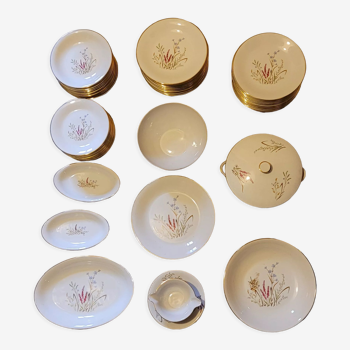 Table service 53 pieces in porcelain