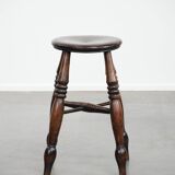 Tabouret Windsor anglais ancien du XVIIIe siècle avec une superbe patine.