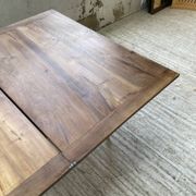 Table de ferme noyer plateau pivotable à allonges