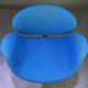 Chaise Little Tulip de Pierre Paulin bleu