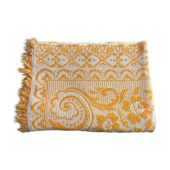 Damask blanket